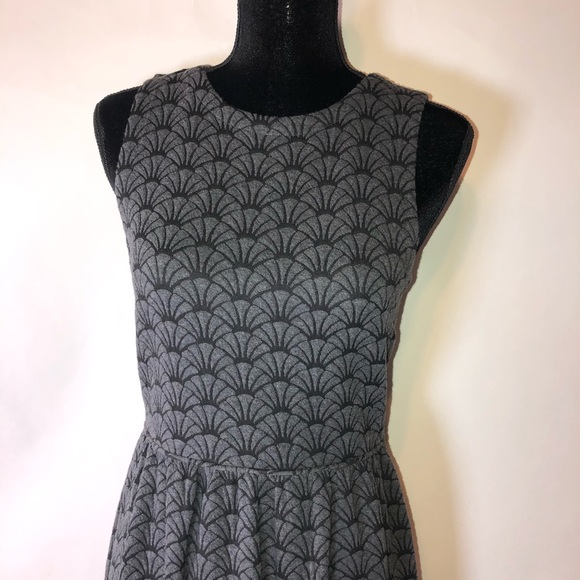 ❤️5/$25  LOFT Dress Grey Pattern - Picture 7 of 9